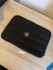 NEW - CHANEL BLACK QUILTED LAPTOP CASE - Photo 1/7