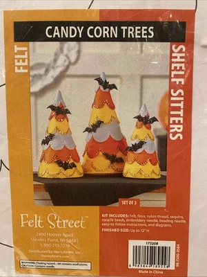 Nuevo en Paquete Fieltro Calle Halloween Caramelo Maíz Árboles Fieltro y Lentejuelas Kit Artesanal Herrsshners Foto 1 de 4