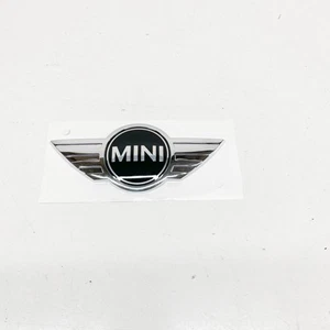 Mini R55 Clubman Hood mini emblema badge logo 2755602 51142755602 nuovo - Foto 1 di 6
