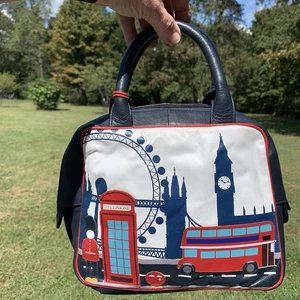 Seltene Yoshi Of Lichfield London Skyline Leder Handtasche Top Griff Reißverschluss Neu mit Etikett - Bild 1 von 22