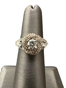 Precioso anillo de compromiso de diamantes redondos naturales con remolino de oro blanco y rosa de 14K - Imagen 1 de 8