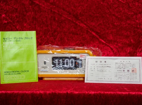 SEIKO Flip Clock Alarm DP-666T Red 1970s Tested Showa Retro Vintage Cover