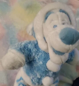 Winnie the Pooh Tigger Plush Stuffed Toy Winter DISNEY STORE EXCLUSIVE 14" NWOT - Picture 1 of 13