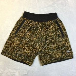 Nuevo con etiquetas Pantalones Cortos Atléticos Adidas Para Hombre Talla M Beige Animal Estampado Leopardo AOP Originales - Imagen 1 de 16
