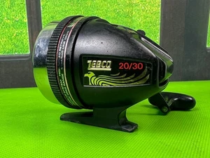Vintage Zebco 20/30 PRO STAFF Graphite Spincast Fishing Reel Crappie Reel - Picture 1 of 12