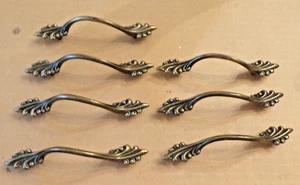 7 Vintage massive Messing französische Provinz elegante geschwungene Schubladengriffe Kommode - Bild 1 von 12