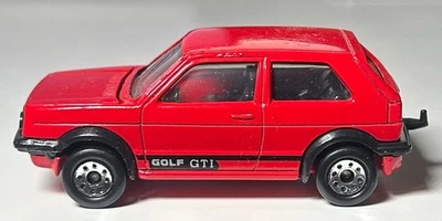 Matchbox Superfast #33 rojo Volkswagen Golf GTI Foto 1 de 4