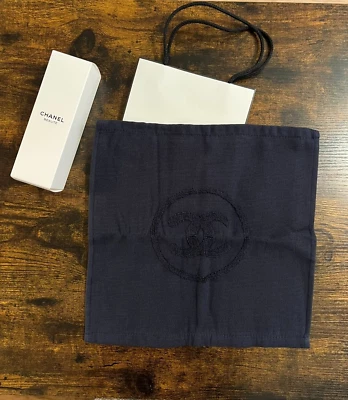 Authentic CHANEL Beauty Face Hand Wash Cloth Towel in Navy Blue - Изображение 1 из 4