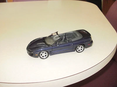 1/24 WELLY 2001 PONTIAC FIREBIRD CONVERTIBLE DARK BLUE - Image 1 of 4