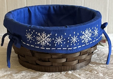 Christmas Collection Basket With Snowflake Liner Embroidered Blue 8.5" Round NWT Cover