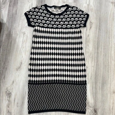 Max Mara Vestido Suéter Tejido Negro y Crema Negro y Beige Talla Pequeña Foto 1 de 4