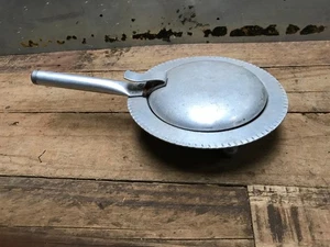 vintage aluminum bed foot warmer early-to-mid 20th century (working condition) - Picture 1 of 7