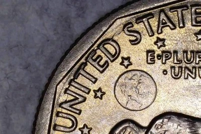 💰🇺🇸 1979 P Susan B. Anthony One Dollar Coin – Die Crack Reverse Mint Error - Image 1 of 4