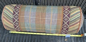 Croscill Majestic dekorativer Überwurf Kissen Nackenrolle gebraucht, in einwandfreiem Zustand - Bild 1 von 3