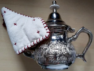 ESSENCE OF MOROCCO Moroccan Teapot Holder 100% Cotton with Burgundy Tassel