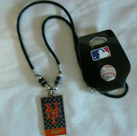 New York Mets  MLB Licensed Necklace  (11) Cover