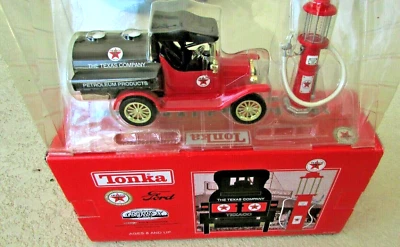 Vintage 1918 Tonka Model T Texaco truck 1:24 scale with Wayne gas pump orig. box - Image 1 of 4