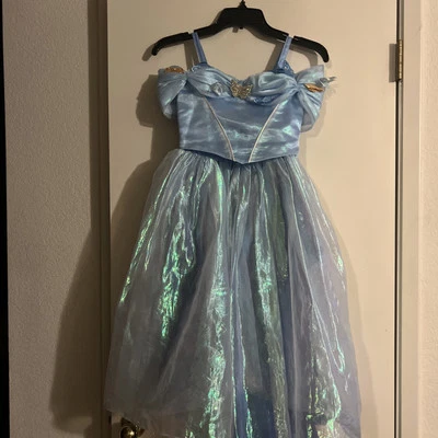 Vestido fantasia Cinderela ação ao vivo coleção loja Disney meninas 5/6 borboletas - Imagem 1 de 4