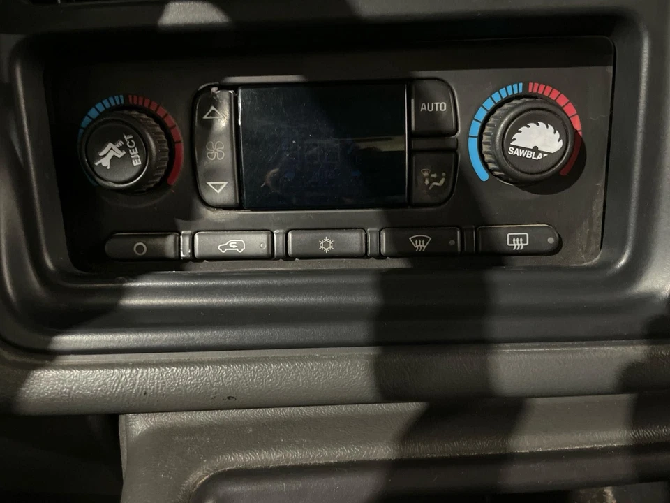 05-07 SILVERADO1500 Controles de calefacción AC control auxiliar automático opt CJ2 descongelación trasera Foto 1 de 1