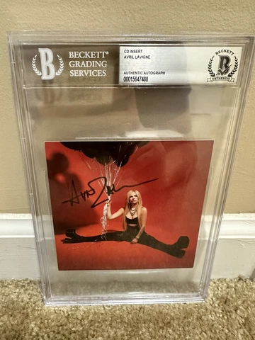 Avril Lavigne Signed CD Cover Beckett BAS COA Cover