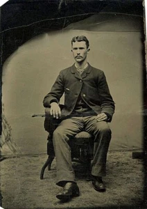 CIVIL WAR ERA 1/6 PLATE TINTYPE PHOTO PORTRAIT OF A MAN WITH MUSTACHE - Picture 1 of 1