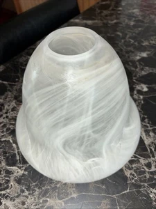 Wunderschöne Marmor Glas Licht Abdeckung/Glasschirm/7” Bodendurchmesser/1 und 1/2” Oberseite - Bild 1 von 3