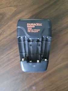 Duracell CEF14N NiMH Spina da Parete Ricaricabile Classe 2 Caricabatterie da Parete - Foto 1 di 4
