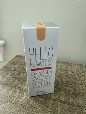 BENEFIT HELLO FLAWLESS OXYGEN WOW SPF25 BRIGHTENING  MAKEUP 1OZ/30 ML CHAMPAGNE - Image 1 of 3