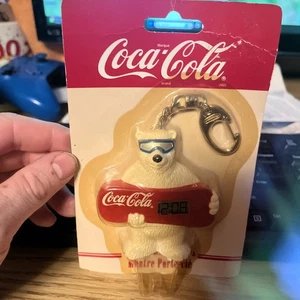 1999 Coca-Cola Keychain Clock "Snow Board Bear" Collectible - Picture 1 of 2