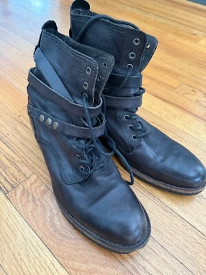 Botas negras para mujer H by Hudson talla 40 con correa envolvente, cordones y puntera en R Foto 1 de 4