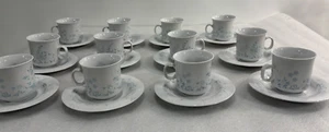 Vintage 1986 Sara Fine China Pearl 12 Kaffeetassen / 12 Untertassen hellblau bedruckt - Bild 1 von 6