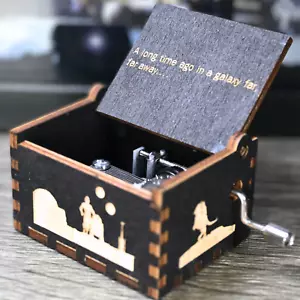 Star Wars Spieluhr Handkurbel Holz Geschenk Geburtstag Handarbeit Handarbeit Handkurbel Geschenk - Bild 1 von 9