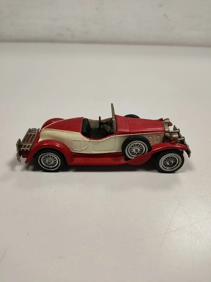 Modellino Matchbox Stutz Bearcat Convertibile Rosso e Bianco Scala 1:43 1931 - Immagine 1 di 1