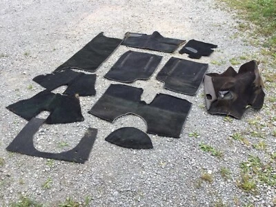 Triumph TR6 • Piezas de alfombra usadas surtidas, ¡venderán piezas individuales!   KT1015 Foto 1 de 4