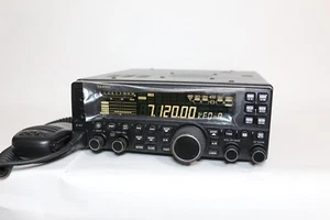 YAESU FT-450D HF ALL Mode Transceiver Testowany - Zdjęcie 1 z 21
