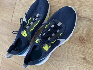 REDUCED !! NIKE RENEW NAVY BOYS TRAINERS SIZE 6 - Bild 1 von 8