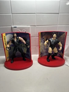 1997 WWF Ripped & Ruthless Series 1 Austin + Undertaker w/ Stands Variant - Picture 1 of 8