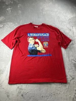 Camisa Vintage Grande Mujer’s Place Is In Her Union Rosie Años 90 Hecha en EE. UU.  Foto 1 de 4
