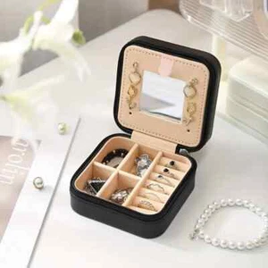 Joyero Organizador de Viaje con Espejo Almacenamiento Portátil Multiusos Color Negro - Imagen 1 de 11