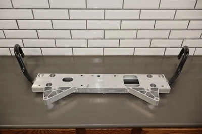 Barra estabilizadora delantera Chrysler Pacifica 17-24 con travesaño OEM Foto 1 de 4