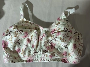 Breezies Full Coverage Ungefütterter Stütz-BH mit Bügel - Rosa Blumen - Satin 42DDD - Bild 1 von 3