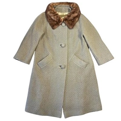 Abrigo largo de lana tweed con cuello de piel vintage años 60 verde salvia hecho en unión retro Foto 1 de 4