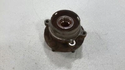 Infiniti Q50 2016 buje delantero cojinete de rueda AWD Foto 1 de 4