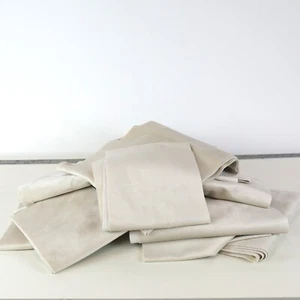 1Kg Bag Cream Velvet Upholstery Fabric Offcuts, Large Remnants upholstery, Craft - Picture 1 of 2