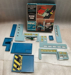 Minic Autobahn M1811 Heliport Terminal verpackt unvollständig ideal für Ersatzteile. - Bild 1 von 13