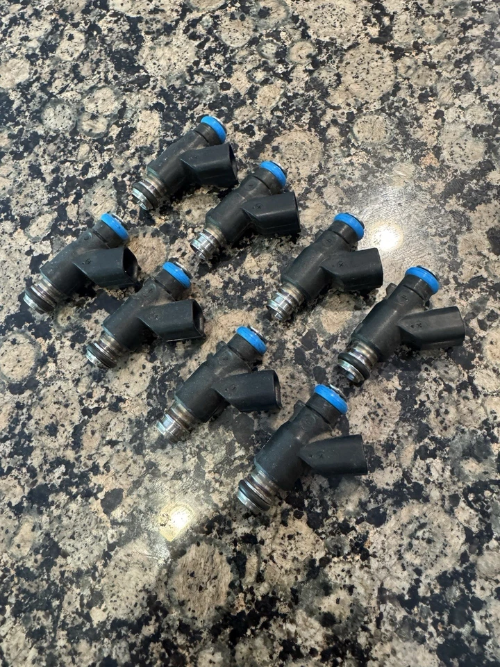 Juego de 8 inyectores de combustible Chevrolet Silverado 1500 5,3 L para 2007-2013 Foto 1 de 3