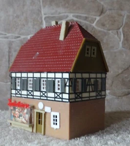 Hersteller unbekannt   (Spur H0)   Fachwerkhaus mit Geschäft - fertig gebaut - Bild 1 von 6