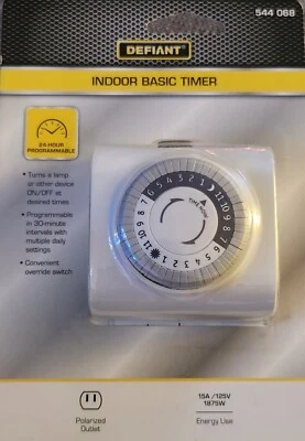 Defiant #544 068 Indoor Basic Timer 15 A / 125 V 24 HR Programmable Timer 'New' - Image 1 of 2