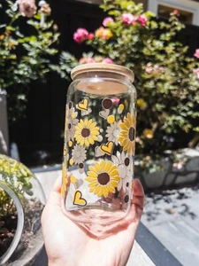 Daisies Iced Coffee Cup | Flower Glass Cup | UV DTF design - Picture 1 of 10