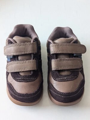 Zapatillas de deporte para niños talla 5-.5.5 cuero artesanal suave saludable. Marrón Otis. 0049 Foto 1 de 4